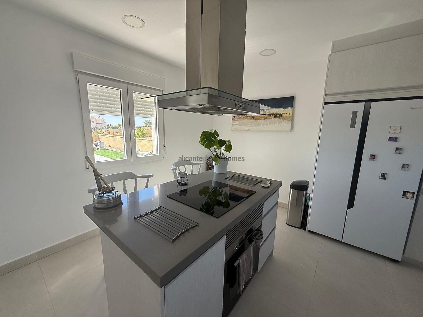 3 bedroom Villa for sale in Pinoso with pool - € 375,000 (Ref: 9620752)