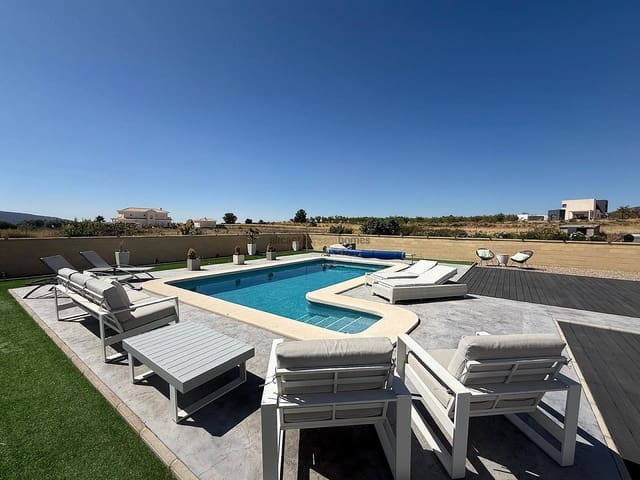 3 bedroom Villa for sale in Pinoso with pool - € 375,000 (Ref: 9620752)