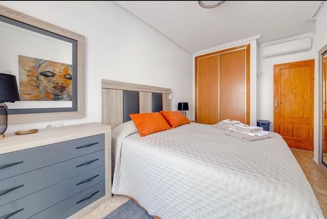 2 slaapkamer Penthouse te koop in Cabo Roig, Orihuela met zwembad garage - € 235.000 (Ref: 9625236)