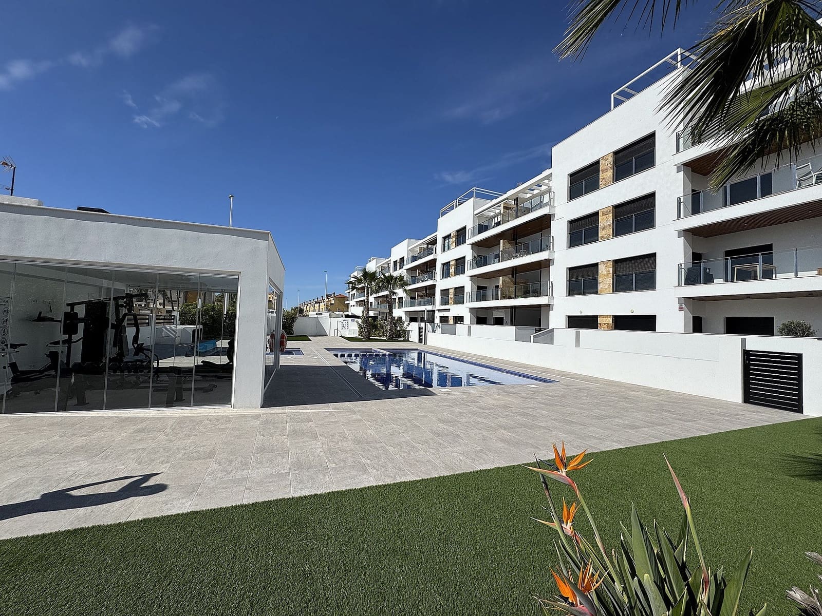 2 soveværelse Penthouse til salg i Playa Flamenca med swimmingpool - € 529.950 (Ref: 9625243)