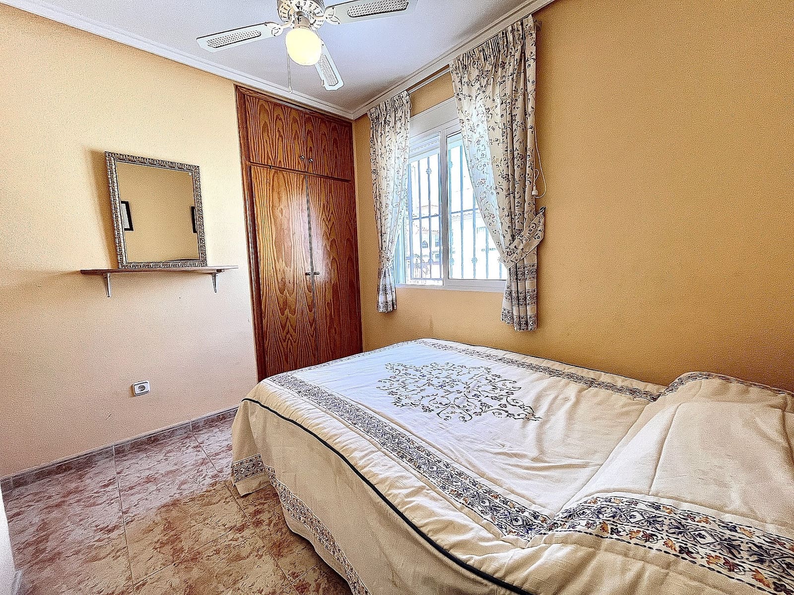 3 soveværelse Byhus til salg i Playa Flamenca med swimmingpool - € 210.000 (Ref: 9625256)