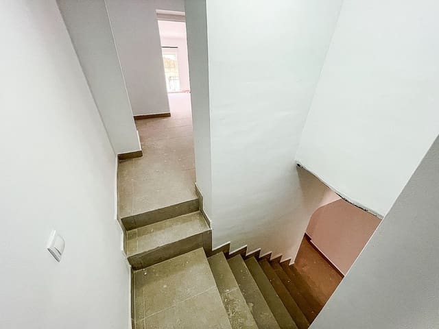 3 soverom Hus til salgs i Pinoso - € 135 000 (Ref: 9633737)