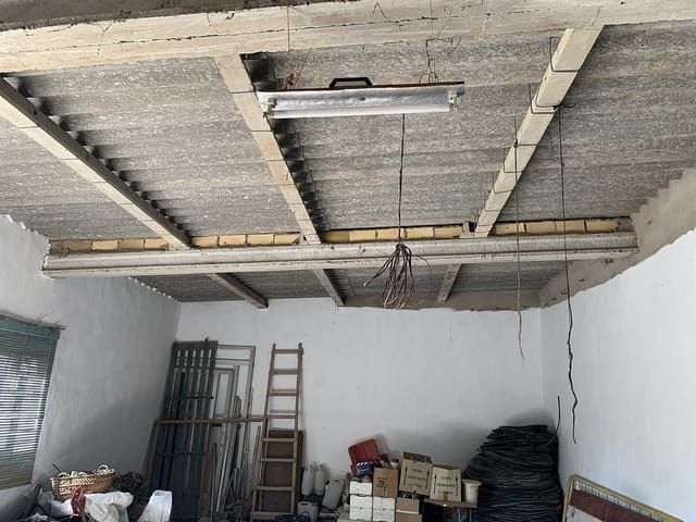 Maalaistalo myytävänä paikassa Caudete - 44 950 € (Ref: 9636310)