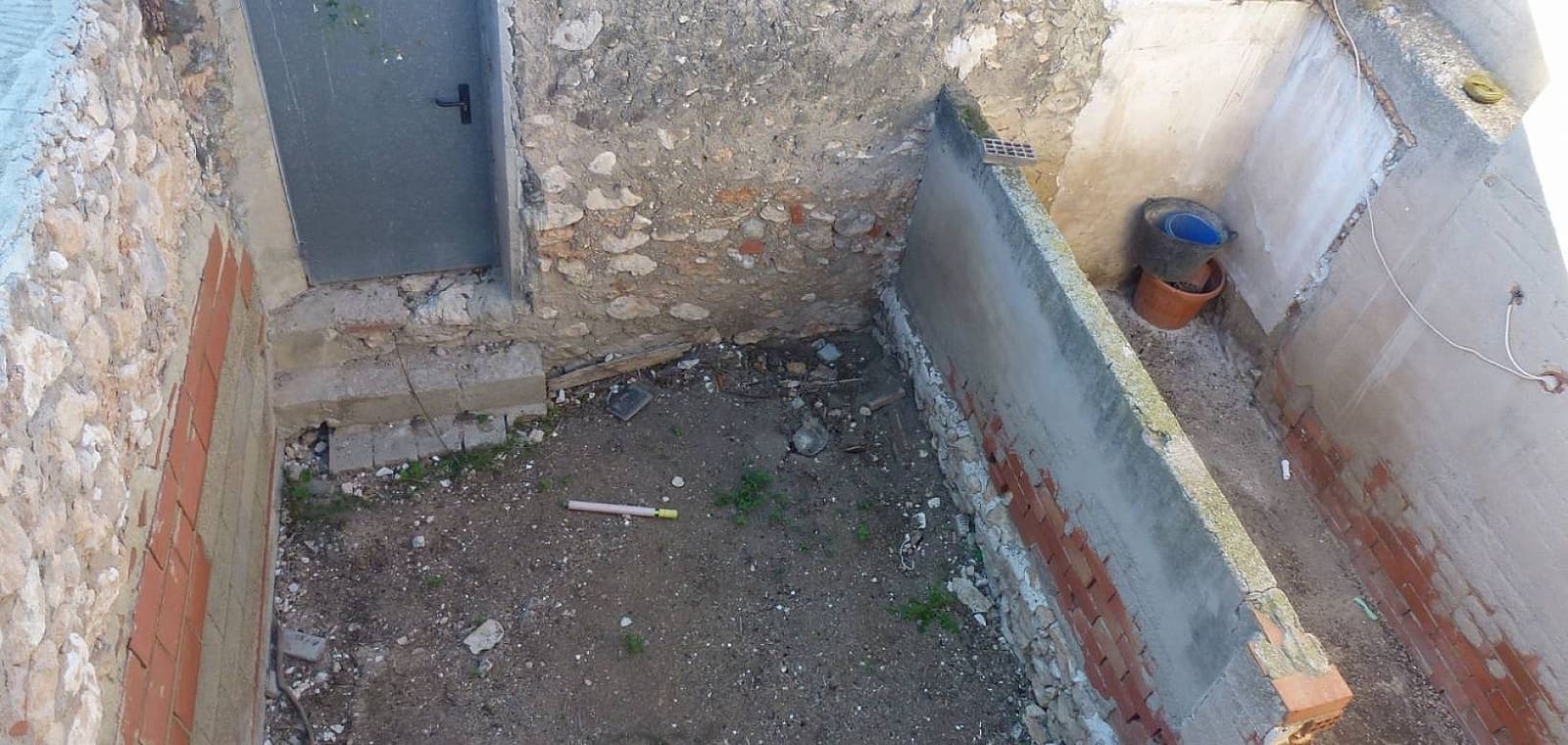 3 sypialnia Dom w skale na sprzedaż w La Canalosa z garażem - 139 995 € (Ref: 9636319)