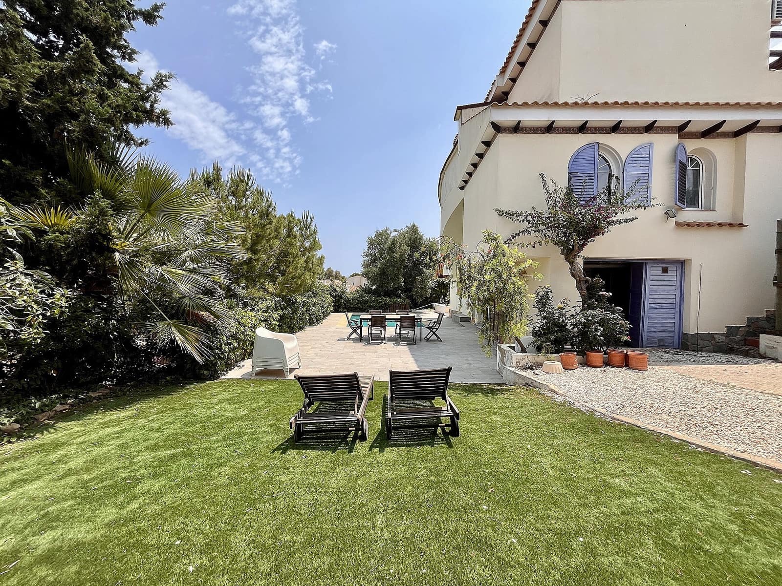 Chalet de 5 habitaciones en La Zenia en venta con piscina - 795.000 € (Ref: 9636373)