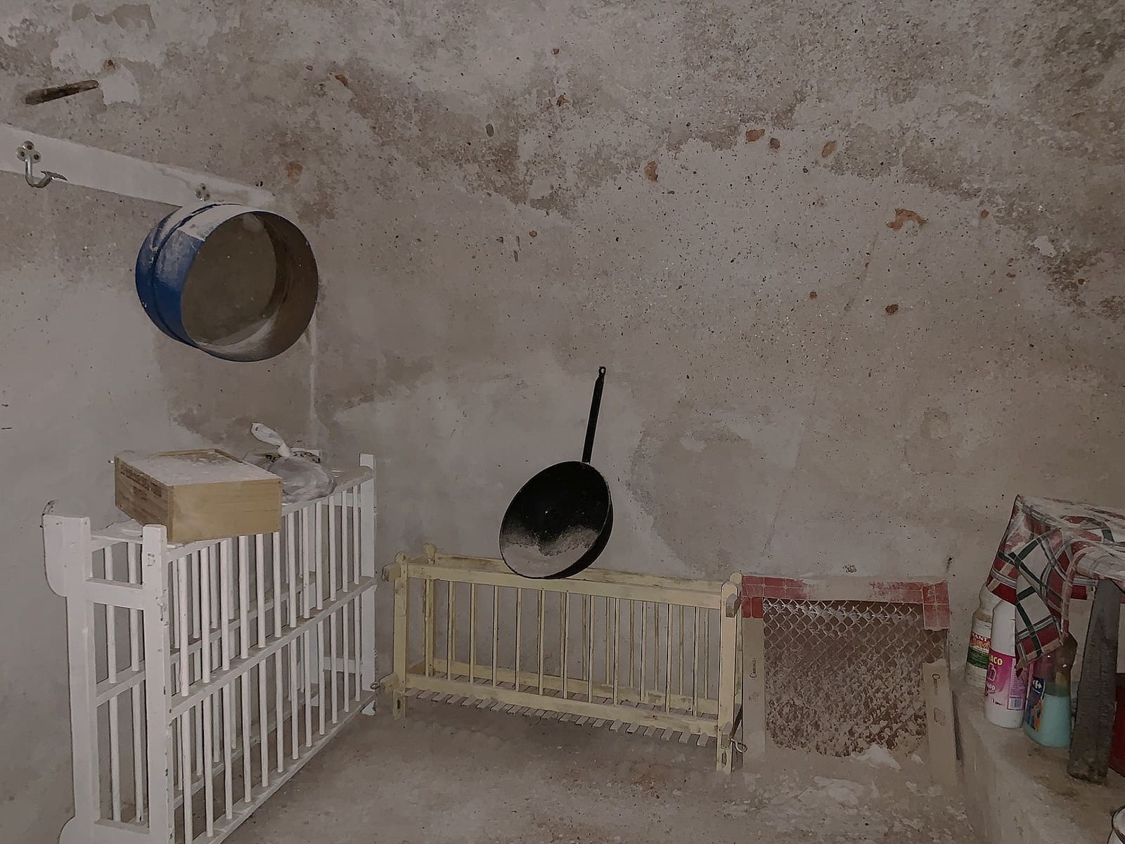 2 soverom Grottehus til salgs i El Canton med garasje - € 52 000 (Ref: 9636382)