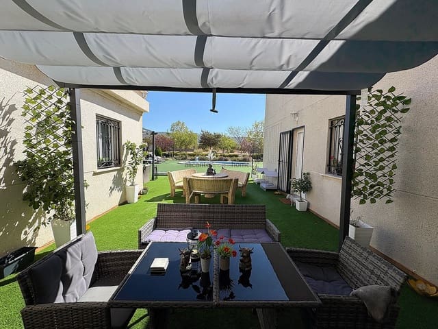 3 quarto Moradia para venda em Biar com piscina - 324 995 € (Ref: 9636397)