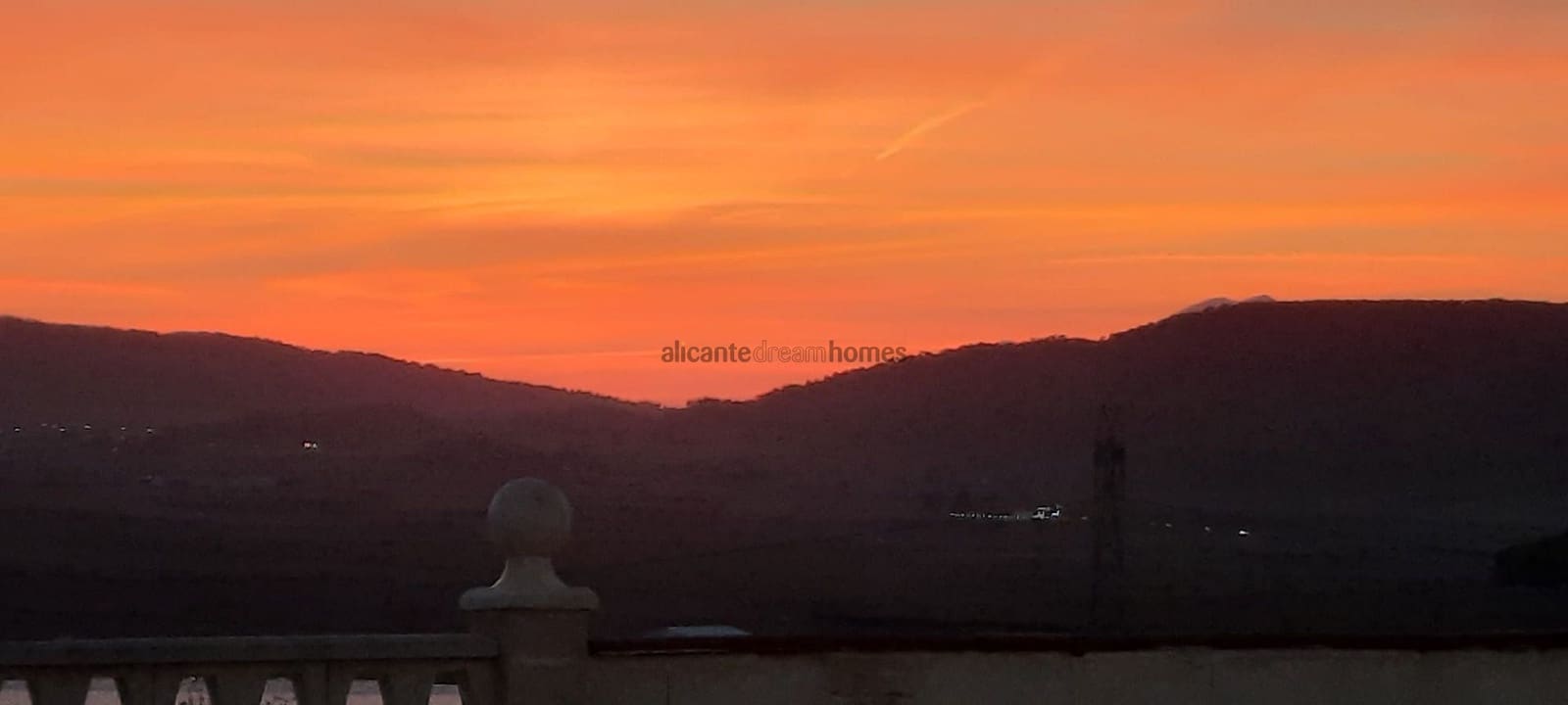 Chalet de 4 habitaciones en Monóvar / Monóver en venta con piscina - 525.000 € (Ref: 9636399)