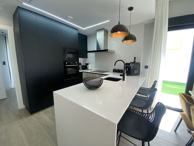 3 sovrum Bungalow till salu i Punta Prima, Orihuela med pool - 440 000 € (Ref: 9639024)