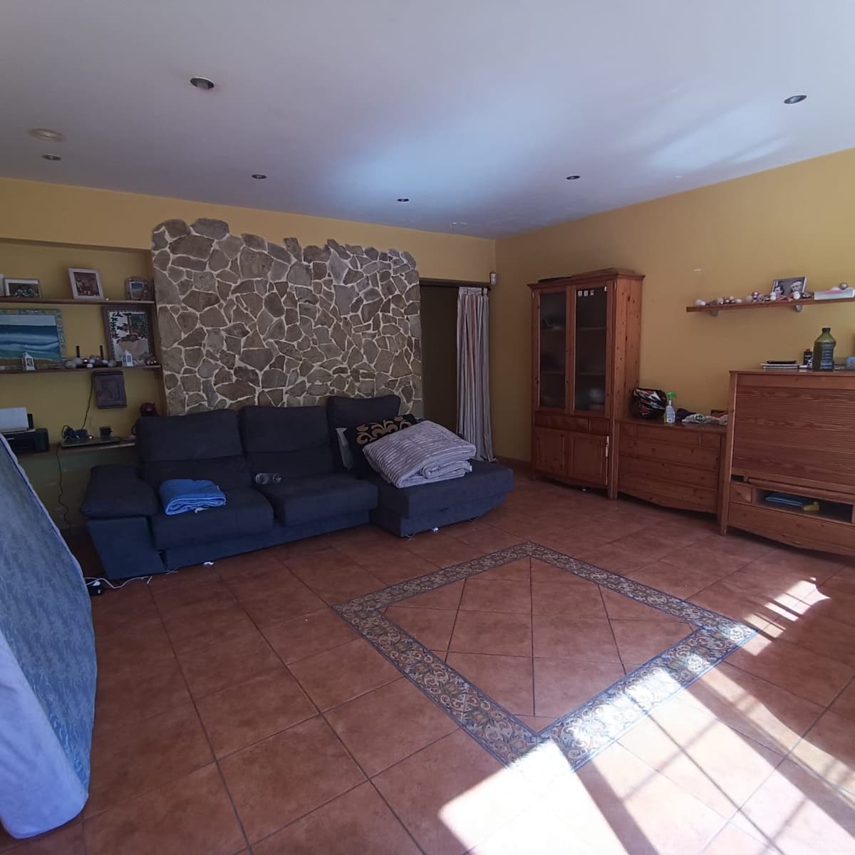 Finca/Casa Rural de 6 habitaciones en Elda en venta - 195.000 € (Ref: 9639940)