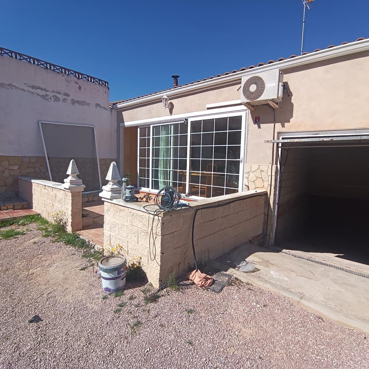 Finca/Casa Rural de 6 habitaciones en Elda en venta - 195.000 € (Ref: 9639940)