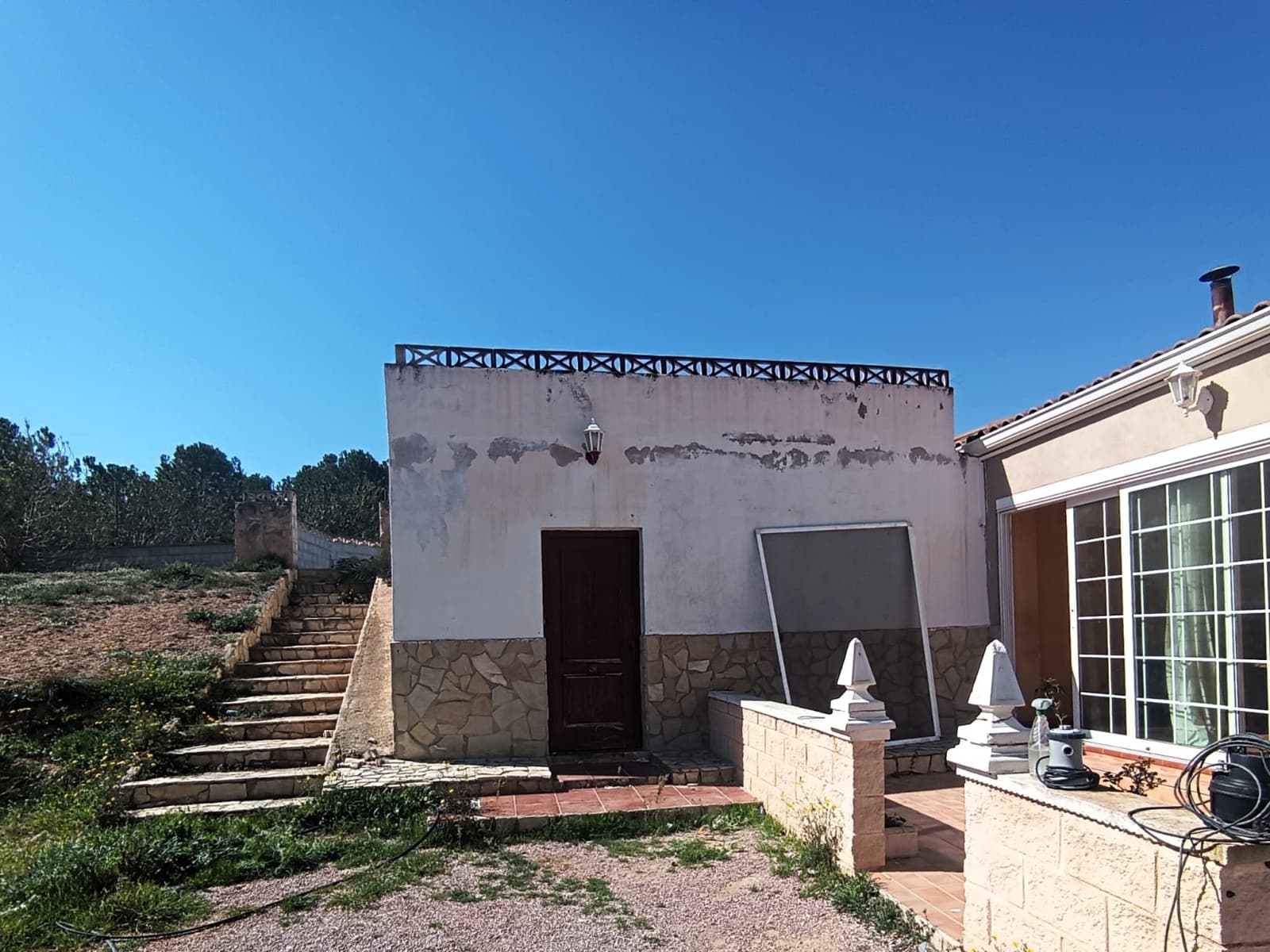 Finca/Casa Rural de 6 habitaciones en Elda en venta - 195.000 € (Ref: 9639940)