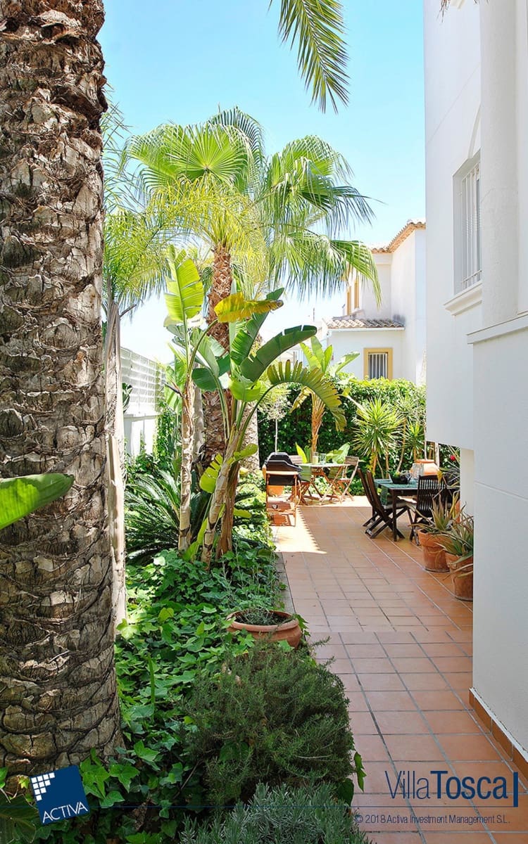 Chalet de 5 habitaciones en La Marina en venta con piscina - 612.680 € (Ref: 9639973)