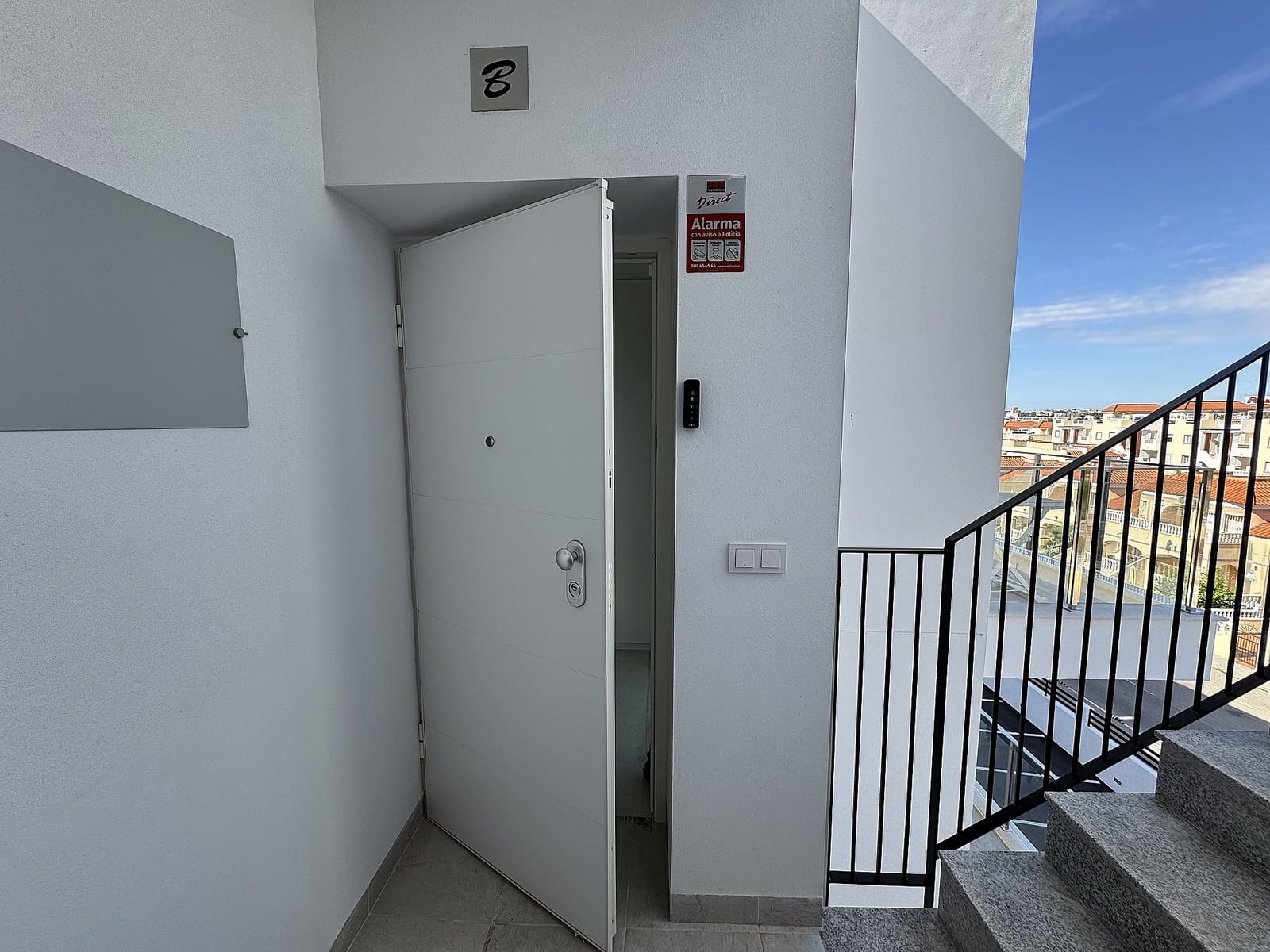 2 slaapkamer Penthouse te koop in Playa Flamenca met zwembad - € 529.950 (Ref: 9639996)