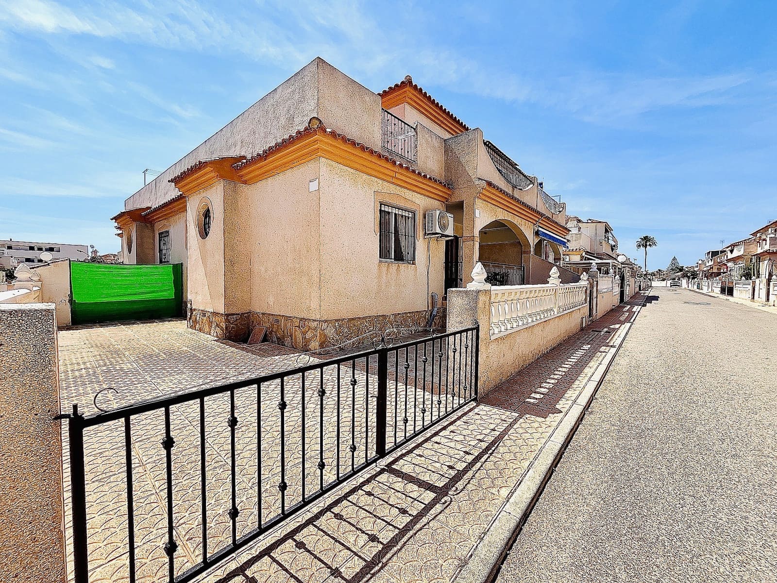 3 quarto Casa em Banda para venda em Playa Flamenca com piscina - 210 000 € (Ref: 9640009)