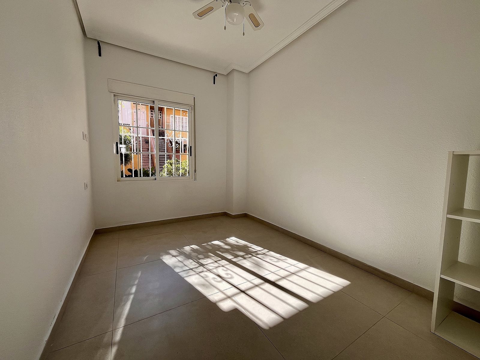 2 makuuhuone Huoneisto myytävänä paikassa Torrevieja - 260 000 € (Ref: 9640010)