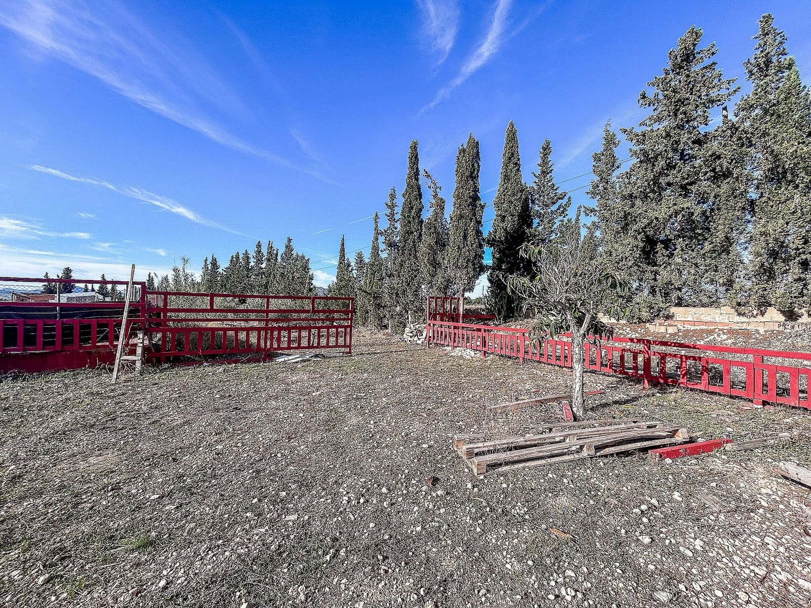 9 makuuhuone Paritalo myytävänä paikassa Sax mukana 
autotalli - 220 000 € (Ref: 9640029)