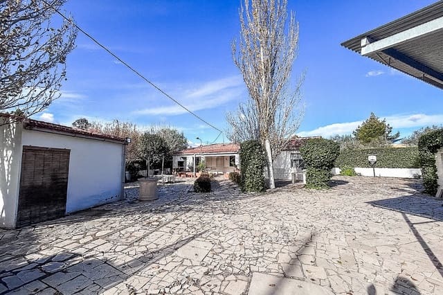 4 sypialnia Willa na sprzedaż w Sax z basenem - 184 995 € (Ref: 9640032)