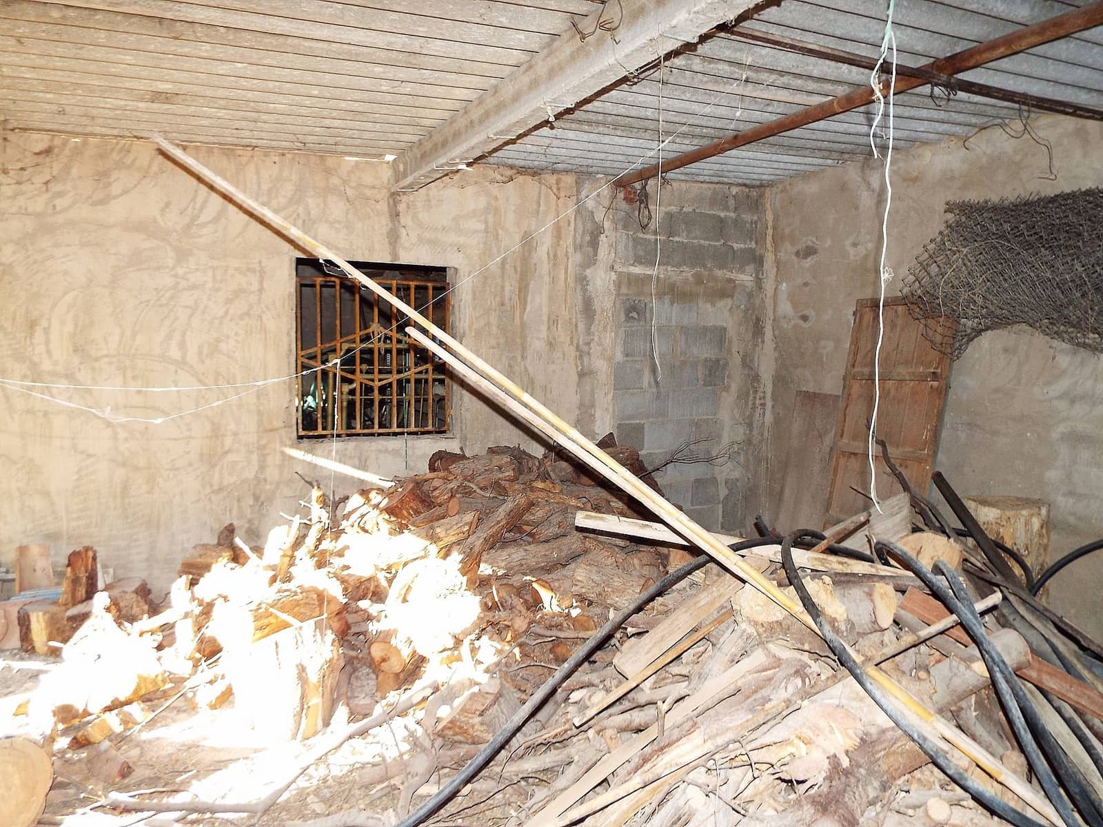 12 slaapkamer Finca/Landhuis te koop in Mahoya met zwembad garage - € 250.000 (Ref: 9647569)