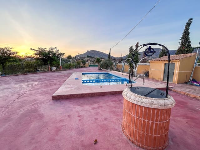 Chalet de 3 habitaciones en La Alcoraya, Alicante / Alacant ciudad en venta con piscina garaje - 290.000 € (Ref: 9647633)