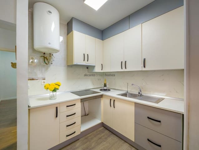 3 soveværelse Lejlighed til salg i Avenida Habaneras - Curva de Palangre, Torrevieja - € 149.900 (Ref: 9647648)