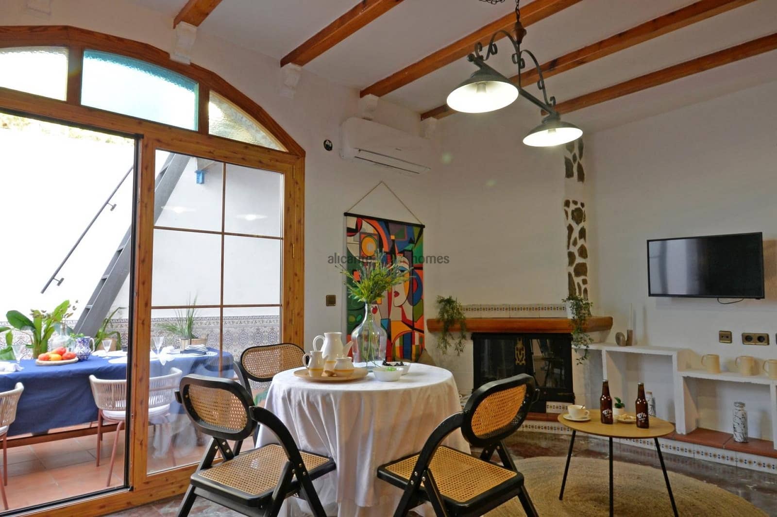 4 slaapkamer Huis te koop in Sax met garage - € 249.000 (Ref: 9651109)