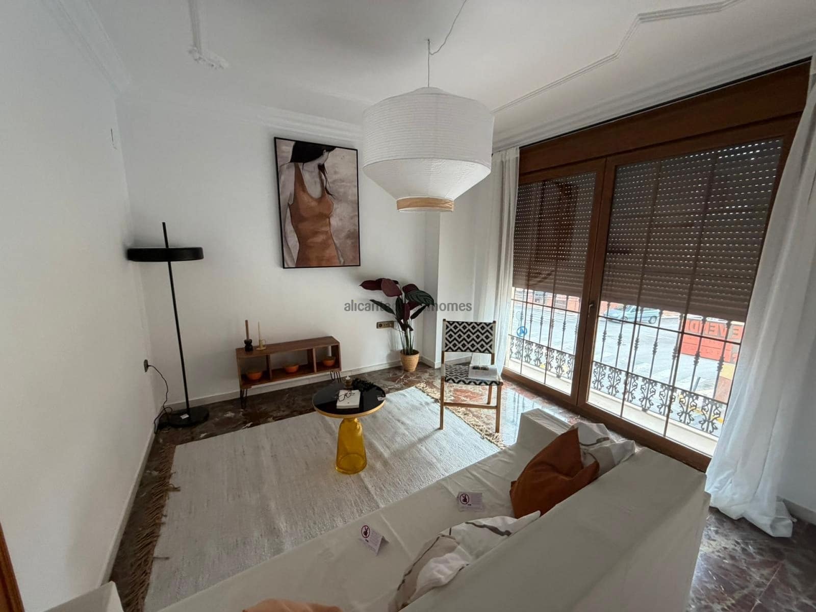 4 slaapkamer Huis te koop in Sax met garage - € 249.000 (Ref: 9651109)