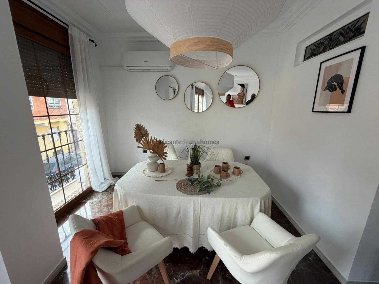 4 slaapkamer Huis te koop in Sax met garage - € 249.000 (Ref: 9651109)