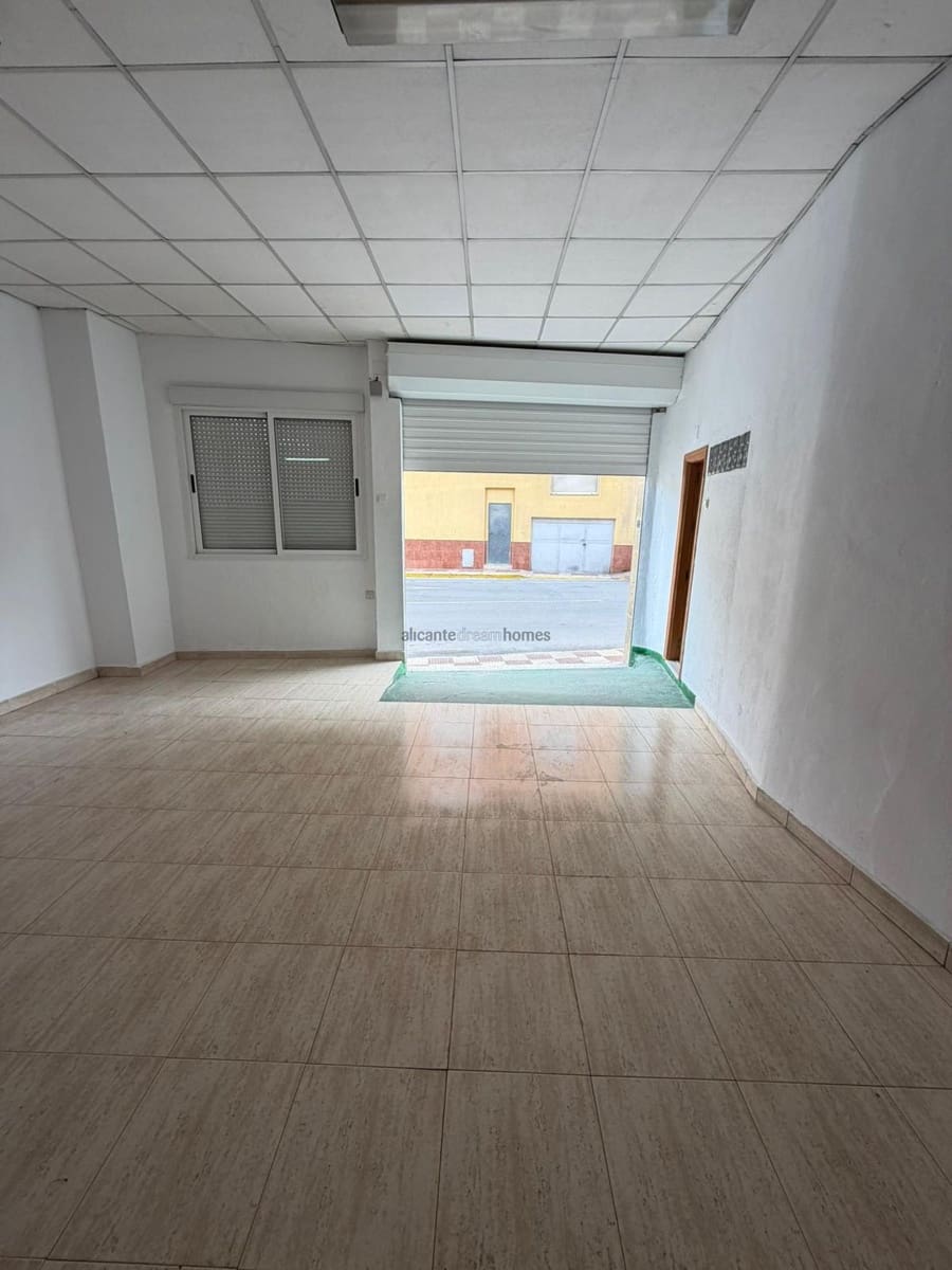 4 slaapkamer Huis te koop in Sax met garage - € 249.000 (Ref: 9651109)