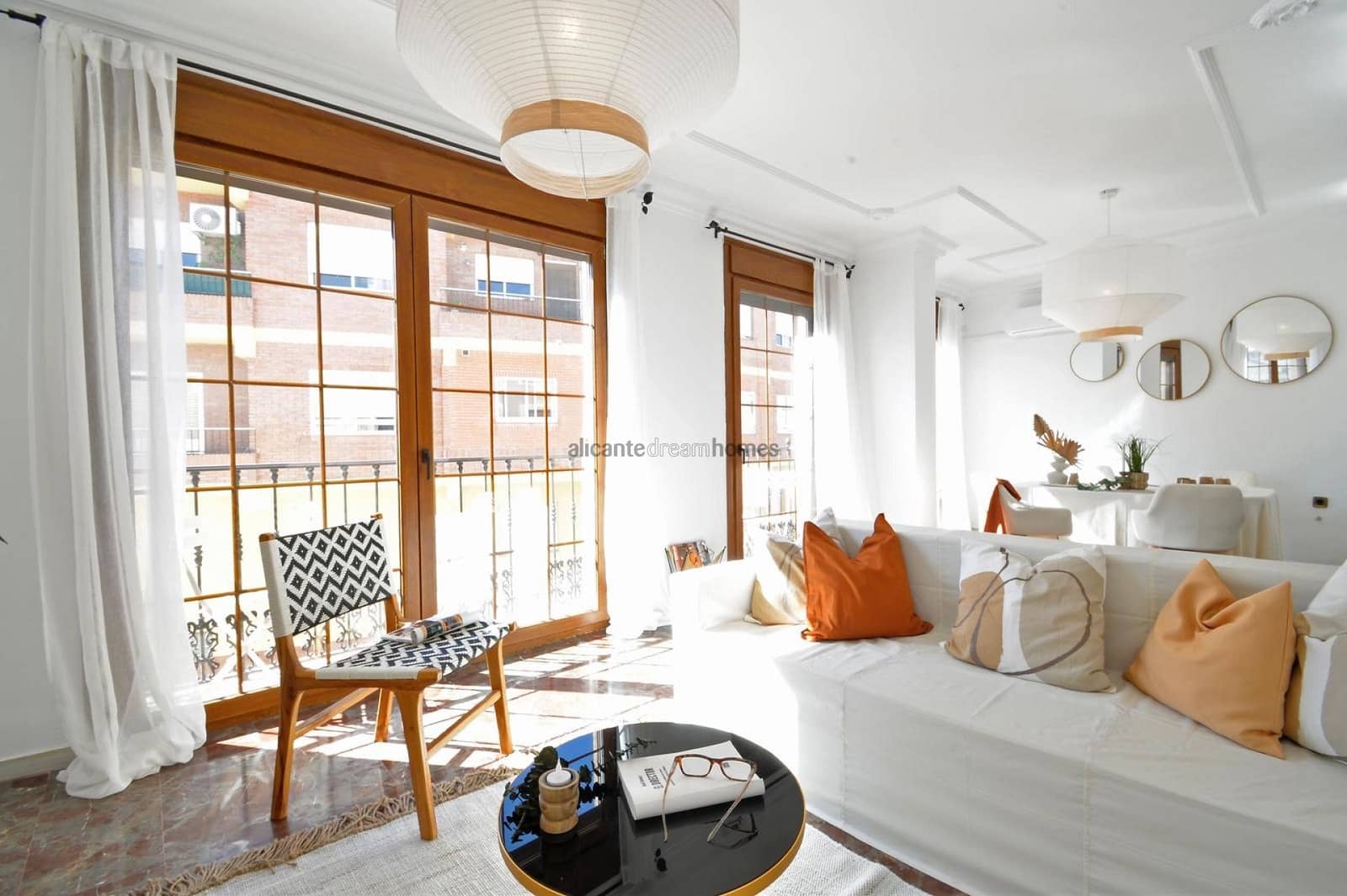 4 slaapkamer Huis te koop in Sax met garage - € 249.000 (Ref: 9651109)