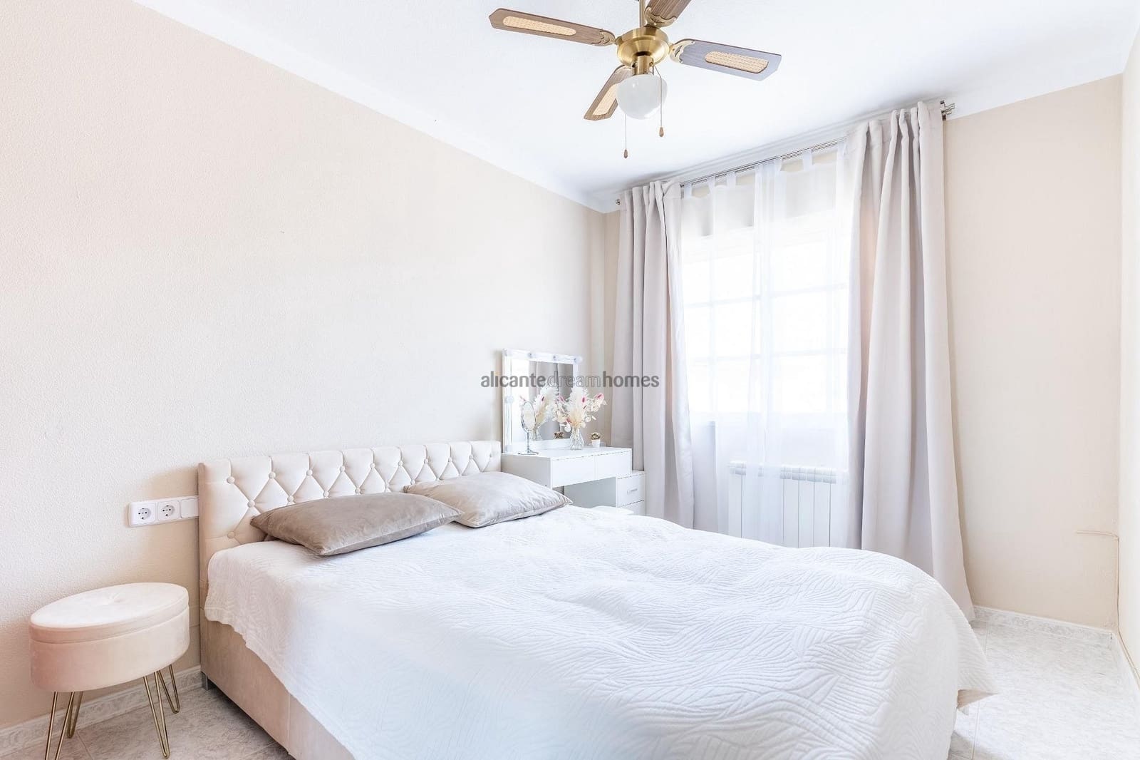 3 quarto Moradia para venda em Torrevieja com piscina - 360 000 € (Ref: 9651110)