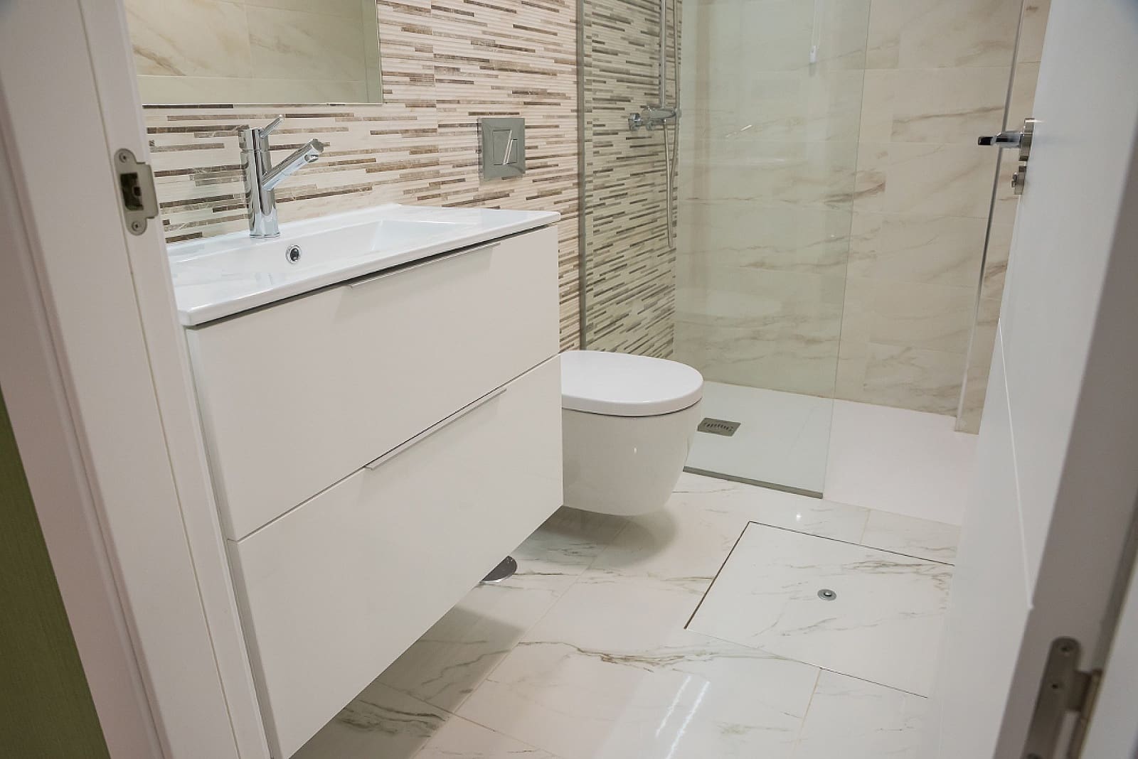 3 quarto Moradia para venda em Villamartin com piscina - 385 000 € (Ref: 9651123)