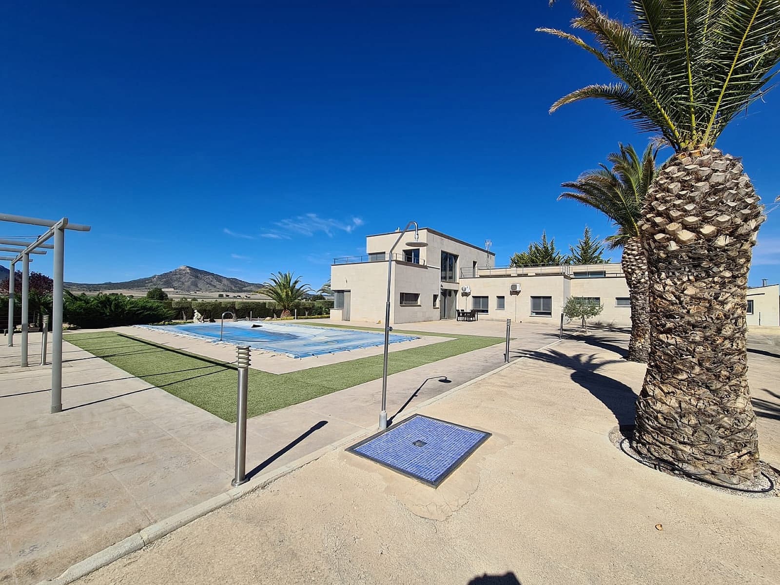 5 bedroom Villa for sale in Yecla with pool garage - € 499,000 (Ref: 9651141)
