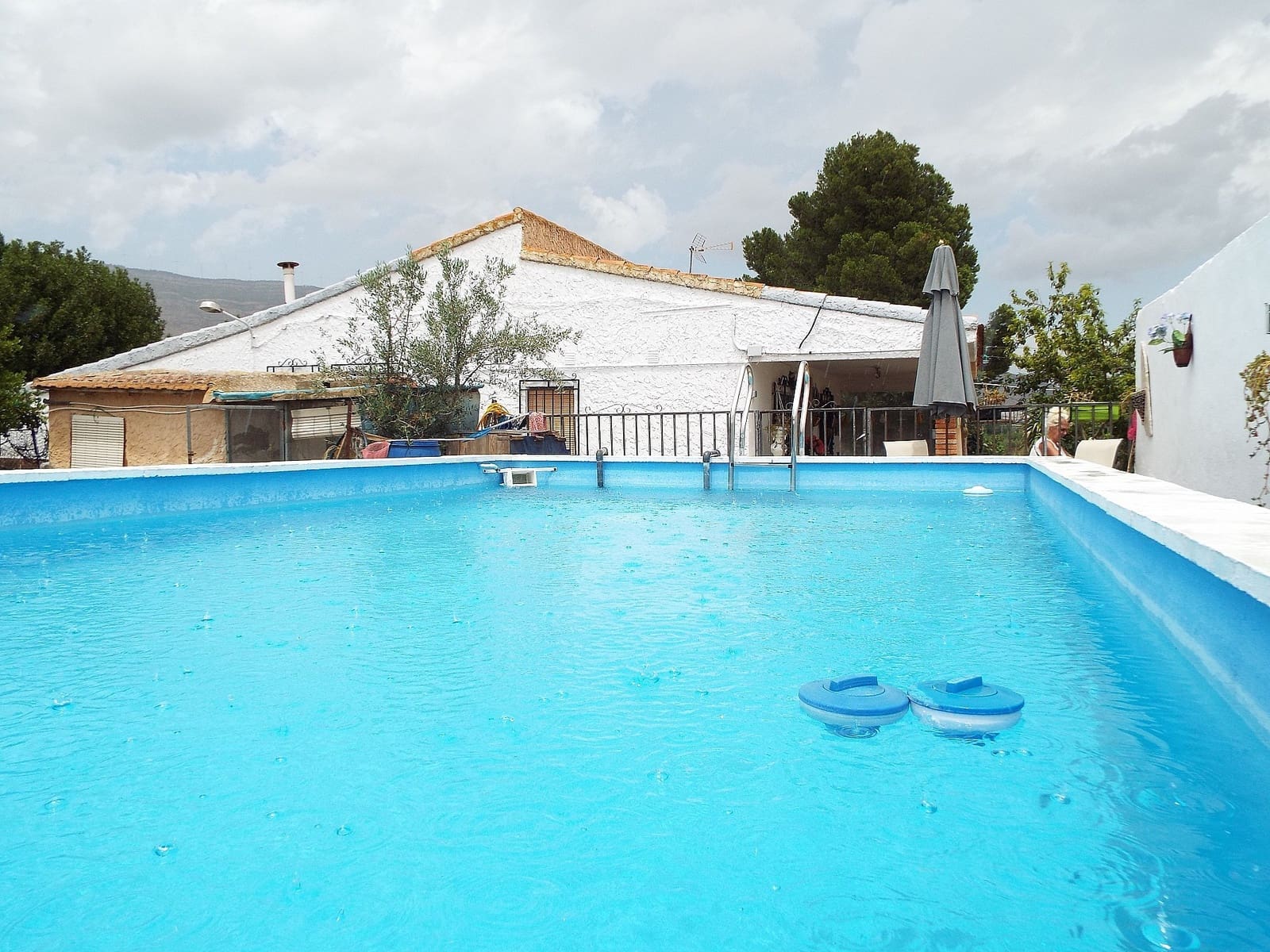 Chalet de 3 habitaciones en Caudete en venta con piscina garaje - 257.000 € (Ref: 9651142)