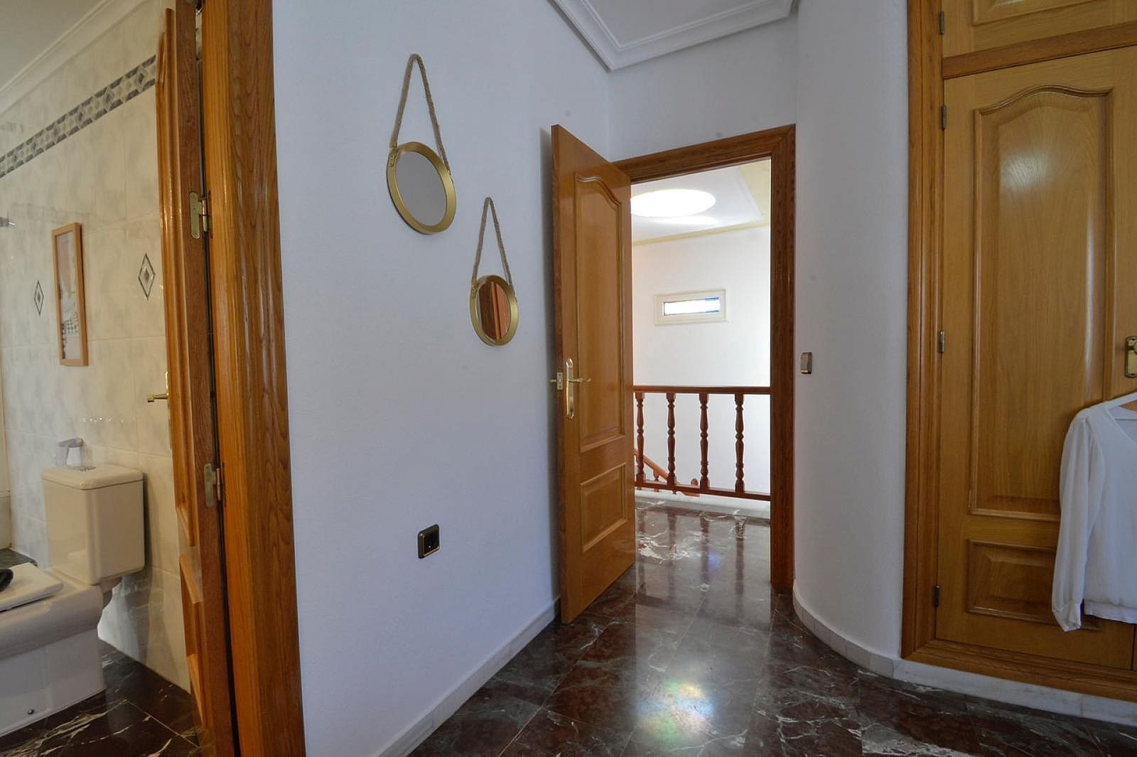 4 bedroom Townhouse for sale in Sax with garage - € 249,000 (Ref: 9651188)