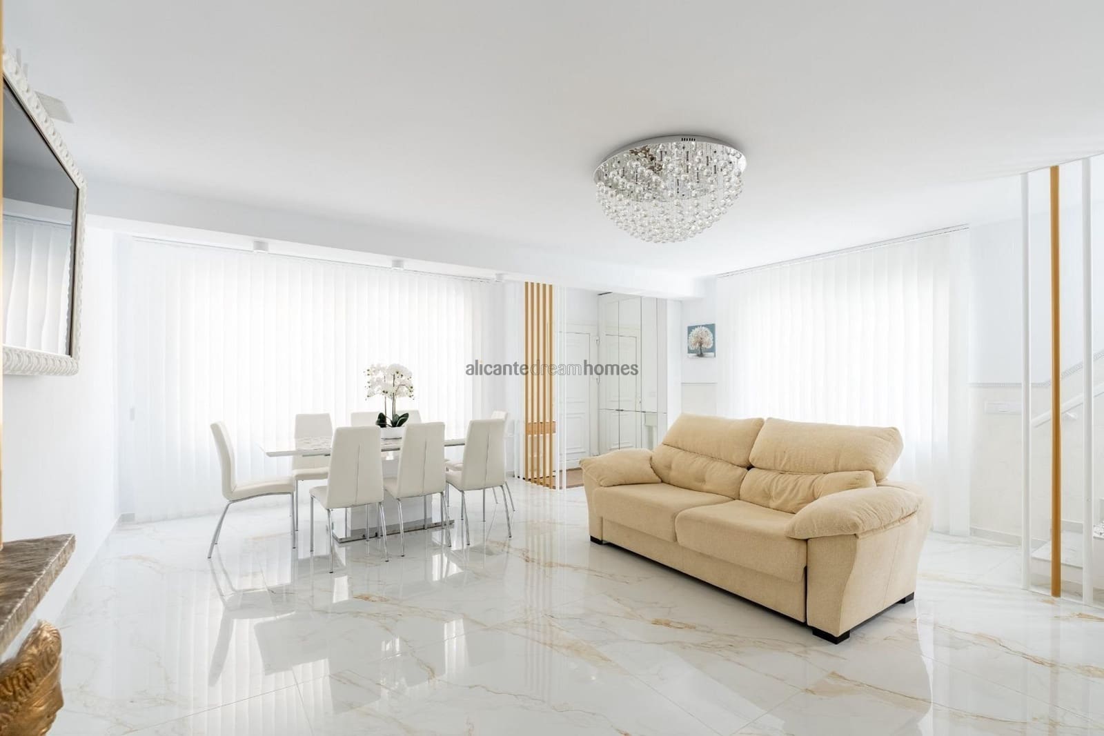 4 quarto Casa em Banda para venda em Torrevieja com piscina - 529 000 € (Ref: 9655614)