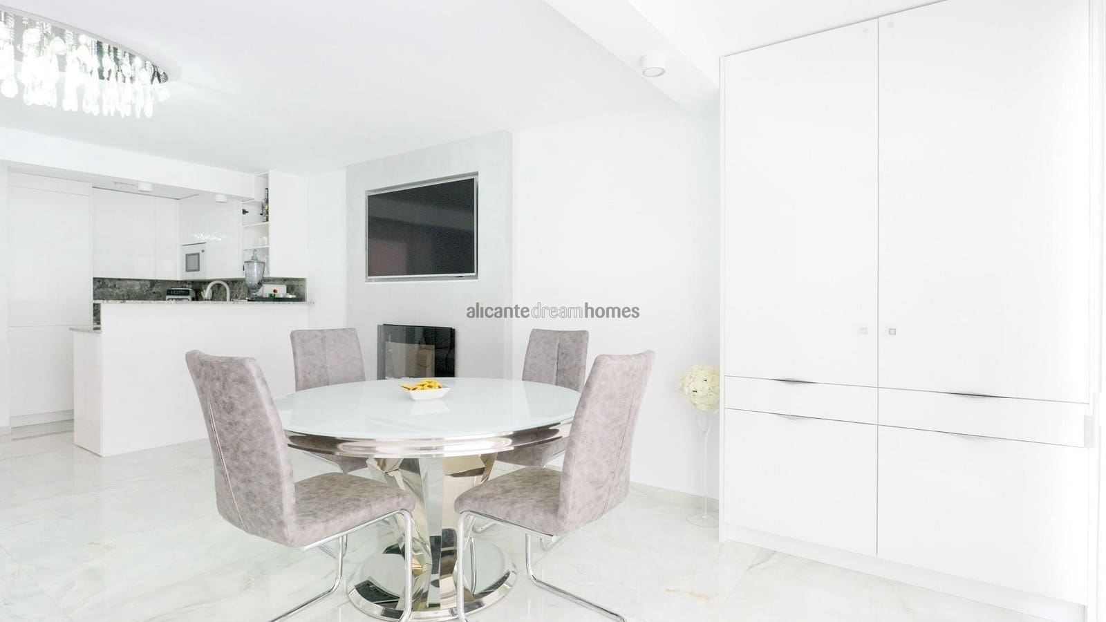 4 quarto Casa em Banda para venda em Torrevieja com piscina - 529 000 € (Ref: 9655614)