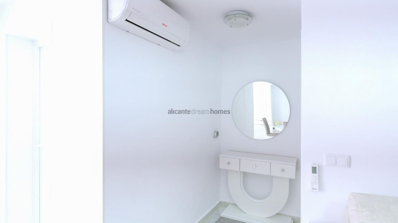 4 quarto Casa em Banda para venda em Torrevieja com piscina - 529 000 € (Ref: 9655614)