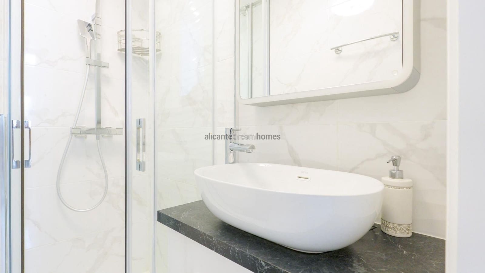 4 quarto Casa em Banda para venda em Torrevieja com piscina - 529 000 € (Ref: 9655614)