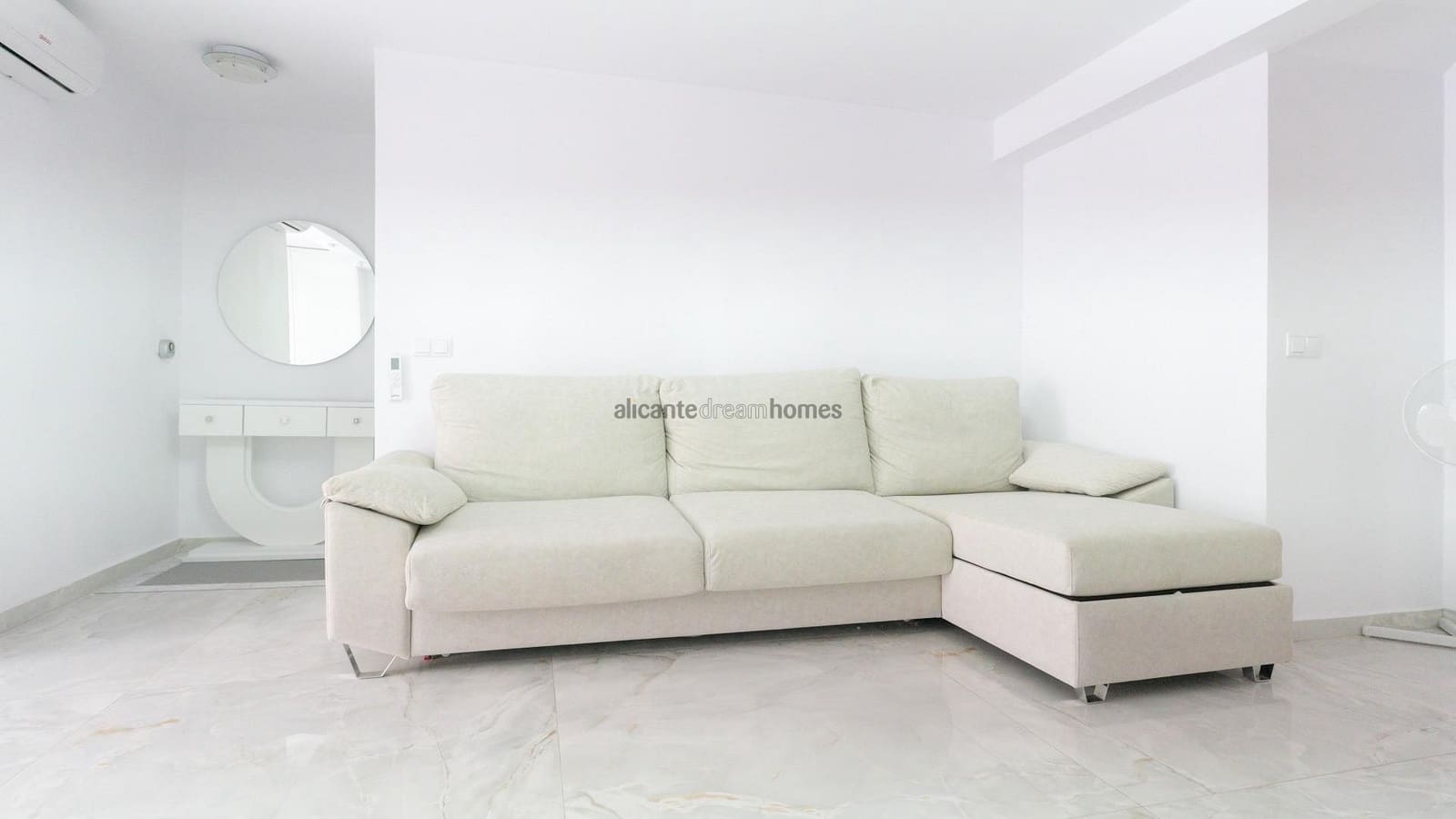 4 quarto Casa em Banda para venda em Torrevieja com piscina - 529 000 € (Ref: 9655614)