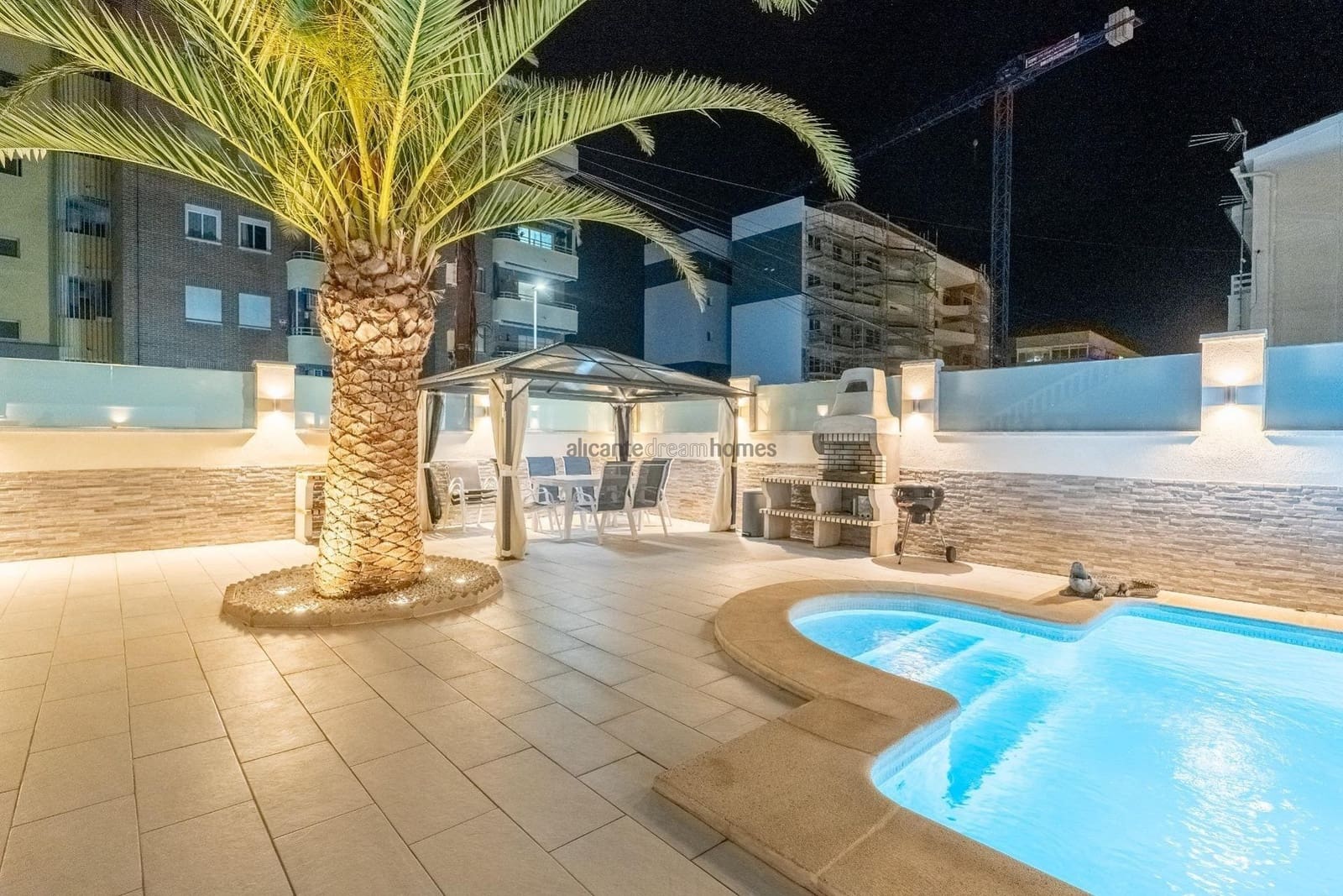 4 quarto Casa em Banda para venda em Torrevieja com piscina - 529 000 € (Ref: 9655614)