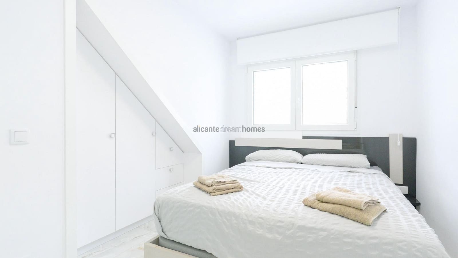 4 quarto Casa em Banda para venda em Torrevieja com piscina - 529 000 € (Ref: 9655614)