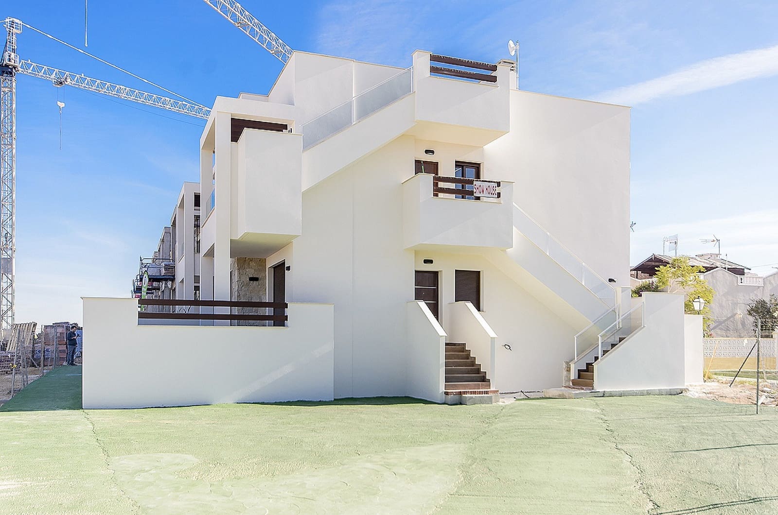 2 bedroom Apartment for sale in Torrevieja with pool garage - € 305,000 (Ref: 9658196)