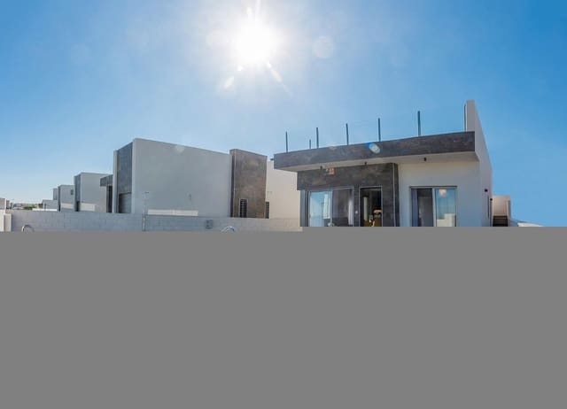 3 bedroom Villa for sale in Villamartin, Orihuela with pool - € 385,000 (Ref: 9658200)