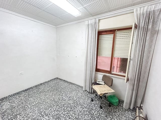 6 bedroom Commercial for sale in Monóvar / Monóver with garage - € 199,990 (Ref: 9658252)