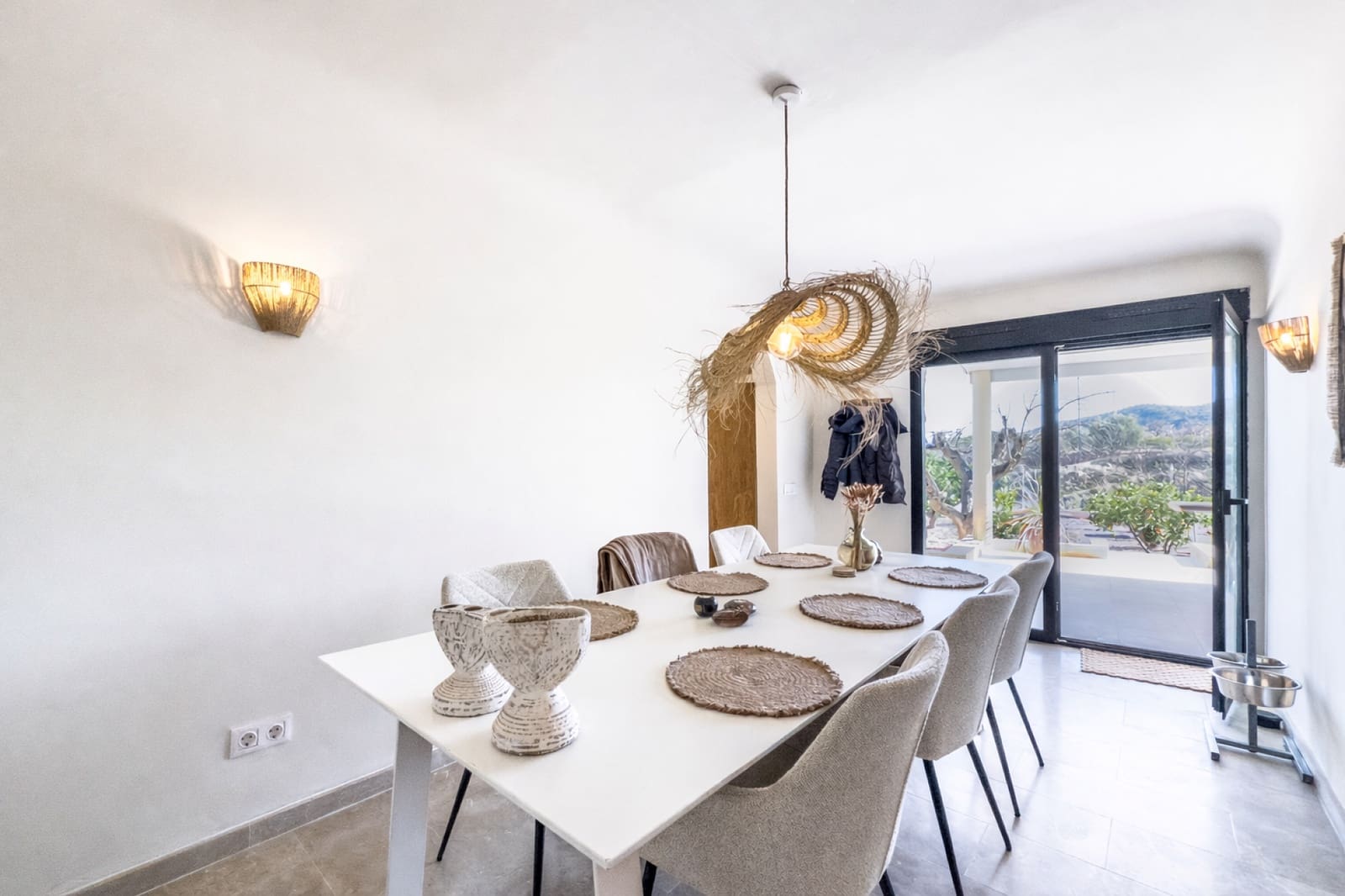 8 makuuhuone Huvila myytävänä paikassa La Romana mukana uima-altaan - 698 000 € (Ref: 9660798)