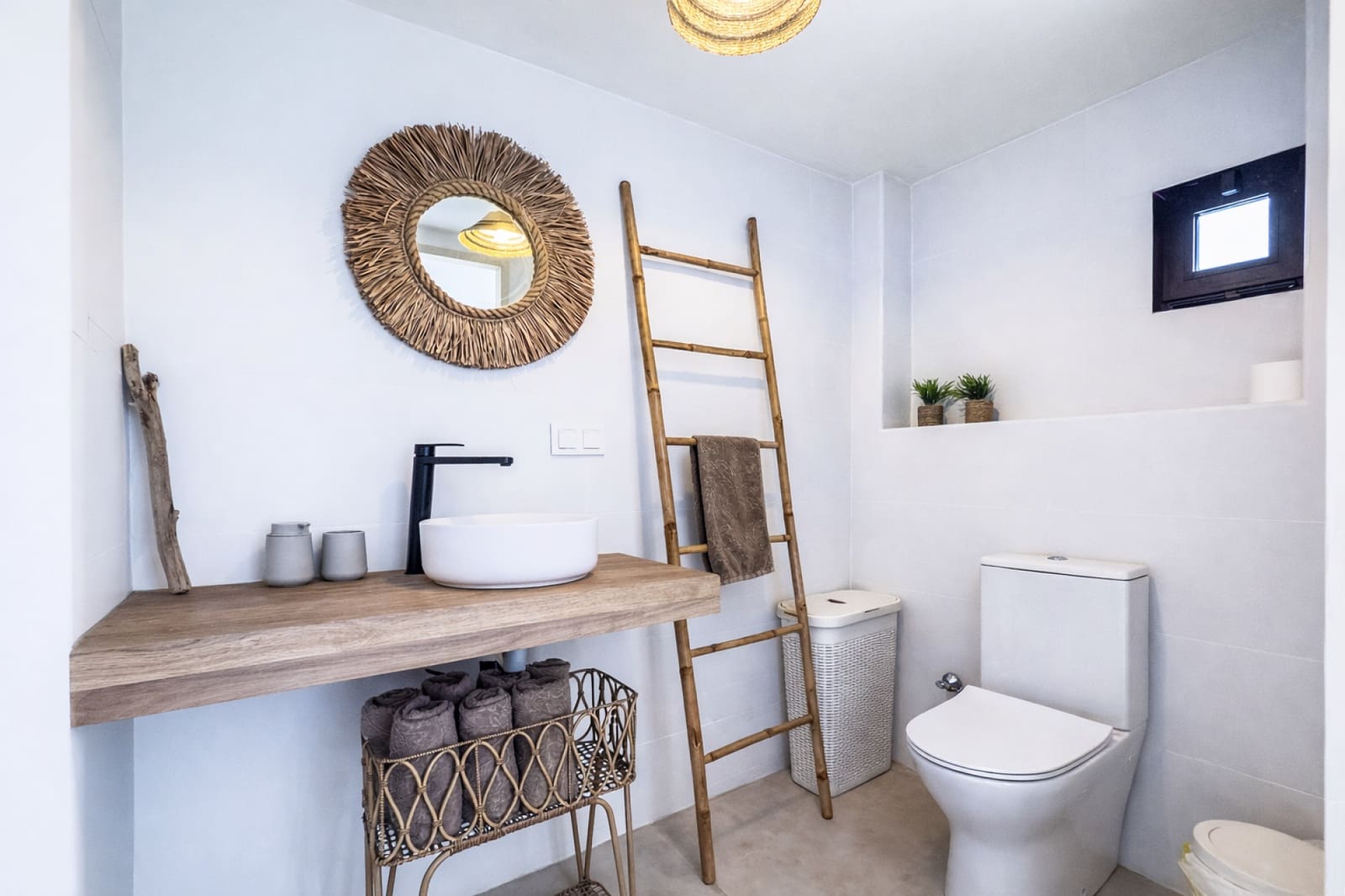 8 makuuhuone Huvila myytävänä paikassa La Romana mukana uima-altaan - 698 000 € (Ref: 9660798)