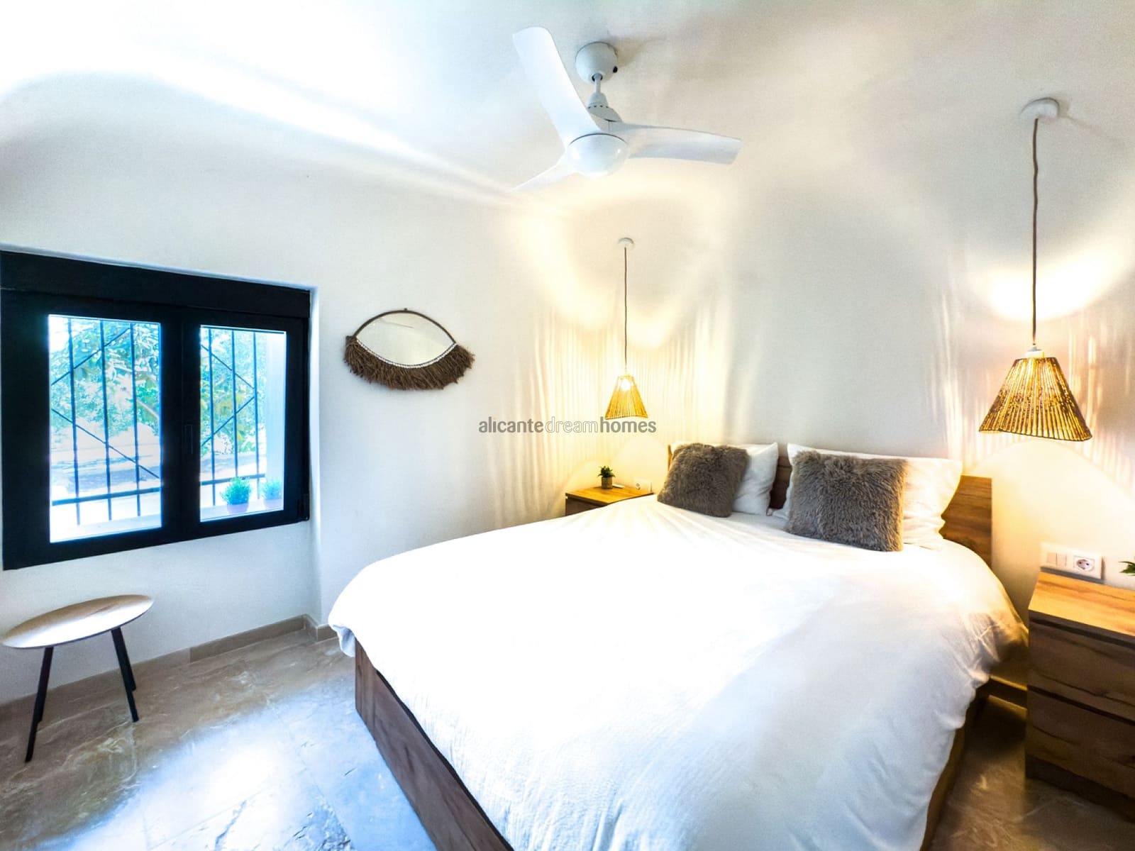 8 makuuhuone Huvila myytävänä paikassa La Romana mukana uima-altaan - 698 000 € (Ref: 9660798)