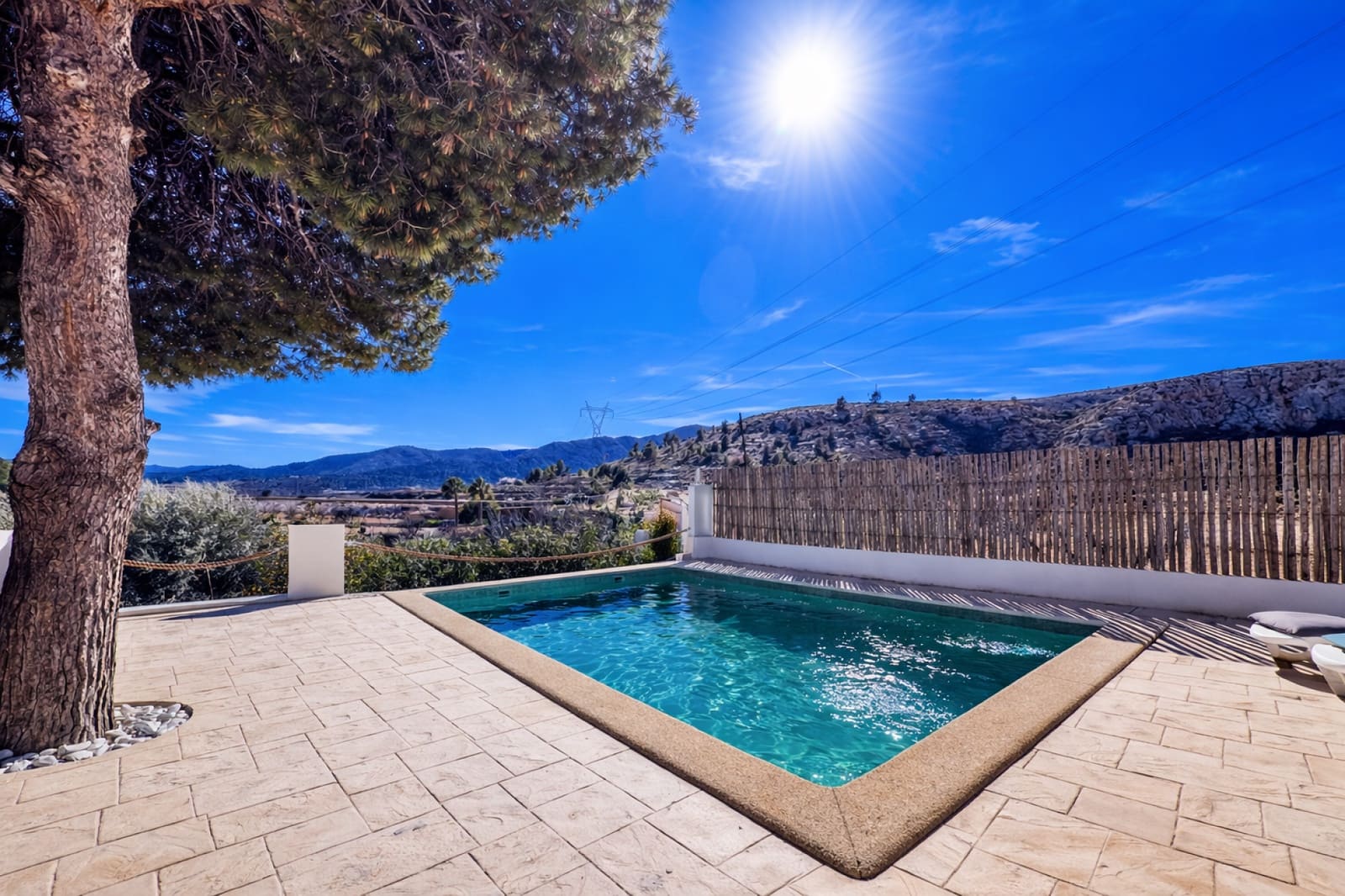 8 makuuhuone Huvila myytävänä paikassa La Romana mukana uima-altaan - 698 000 € (Ref: 9660798)