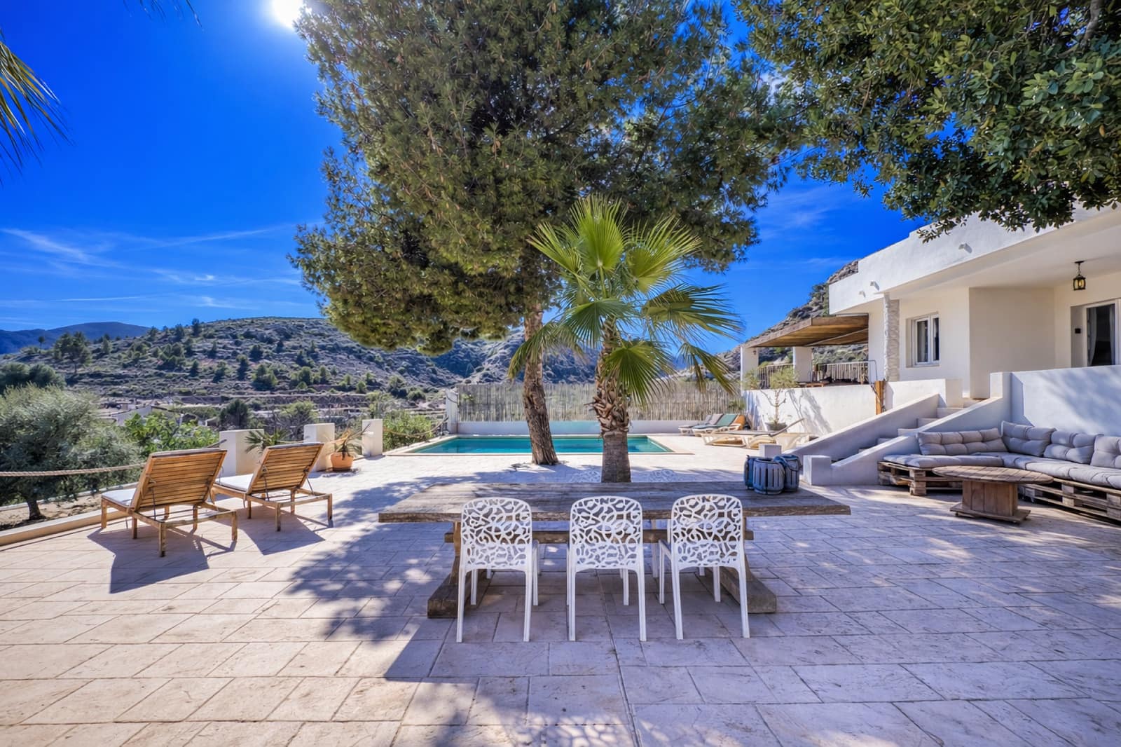 8 makuuhuone Huvila myytävänä paikassa La Romana mukana uima-altaan - 698 000 € (Ref: 9660798)